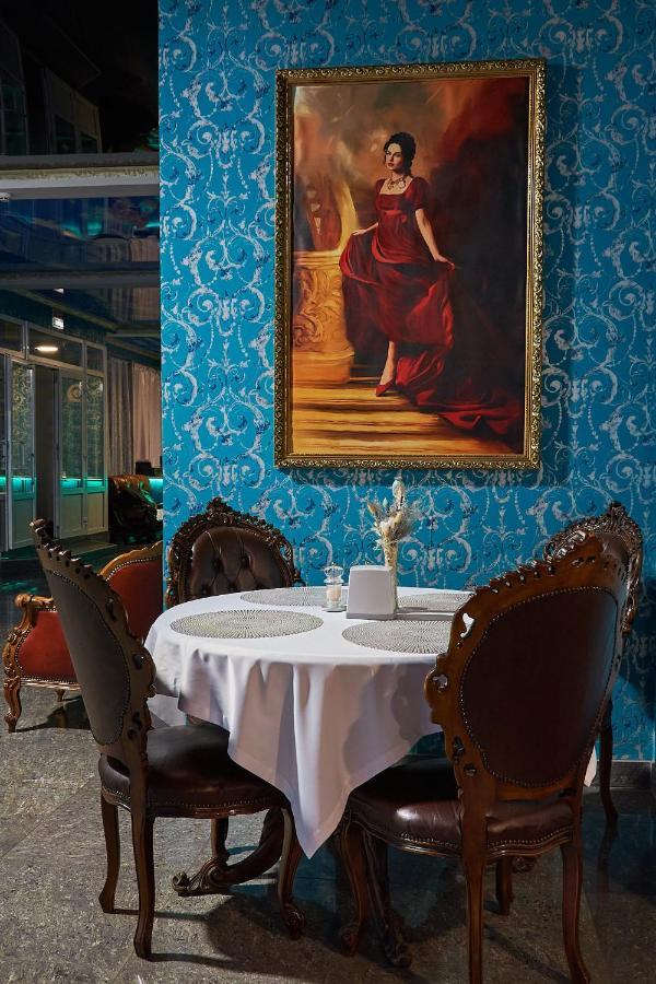 Hotel Royal Poltava Kültér fotó