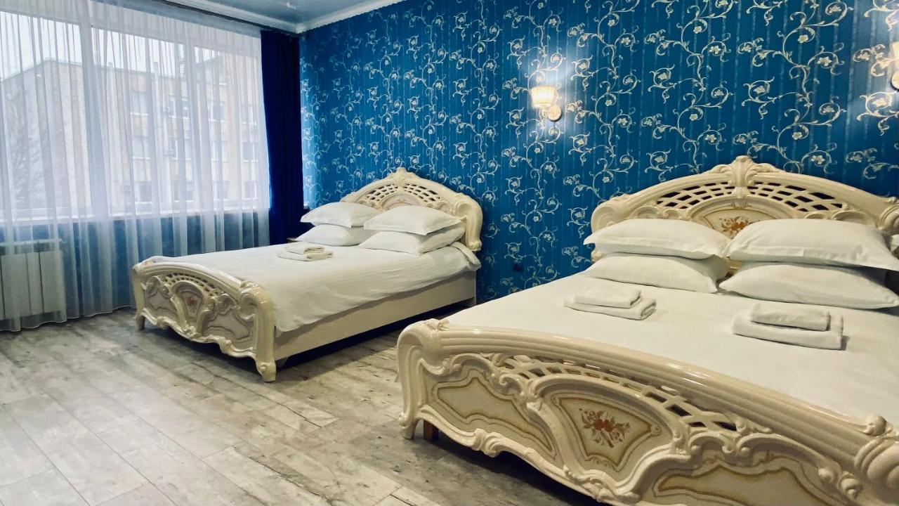 Hotel Royal Poltava Kültér fotó